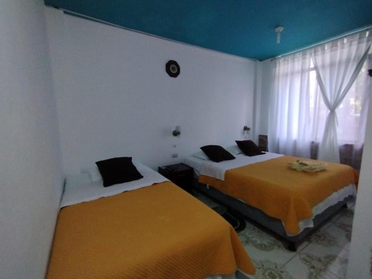 Hostal Brisas Del Mar Puerto Villamil Kültér fotó