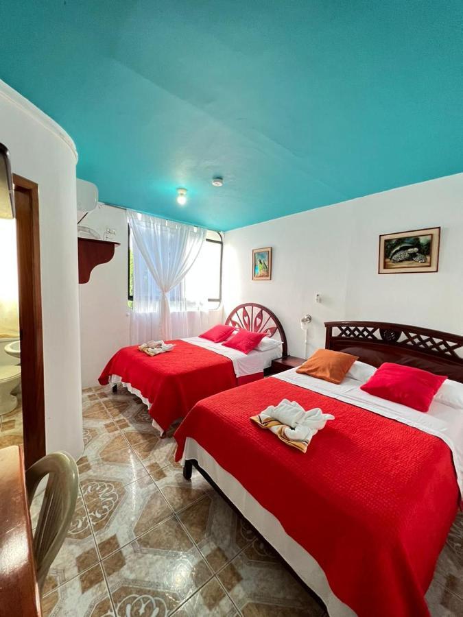 Hostal Brisas Del Mar Puerto Villamil Kültér fotó