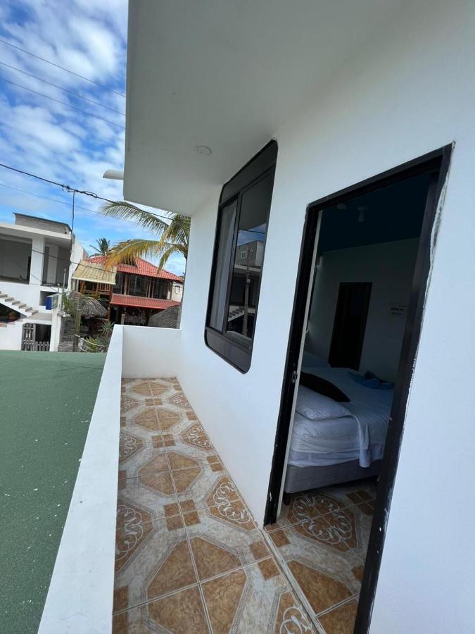 Hostal Brisas Del Mar Puerto Villamil Kültér fotó