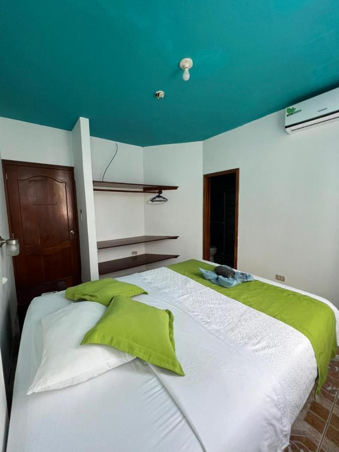 Hostal Brisas Del Mar Puerto Villamil Kültér fotó
